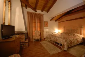 Kyrani Guesthouse - Image 5