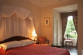 Ashley Park House - Image 4