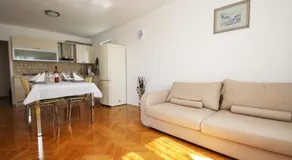 Spacious Apartment Peteh in Veli Maj - Image 2