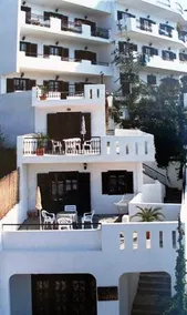 Aria's House Studios & Apartments - Image 2
