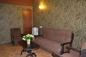 Orange Inn - Image 4