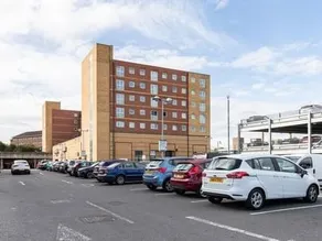 2-bedroom apartment Mill Court, Harlow - Image 4