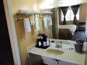 Budget Inn Columbus - Image 5
