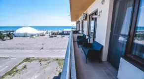 Summerland Beach Apartments - Image 4