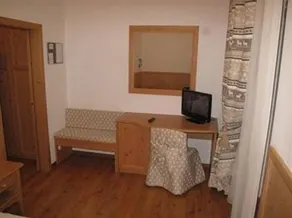 Hotel Pinzolo Corona - Image 2