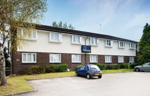 Travelodge Chester Warrington Road - Image 2
