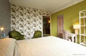 Lu Jardin Des Violettes Chambre D'Hotes - Image 3