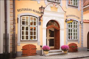 Red Roofs Hostel - Image 2