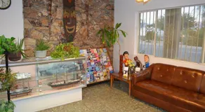 Tropics Motor Hotel - Image 3