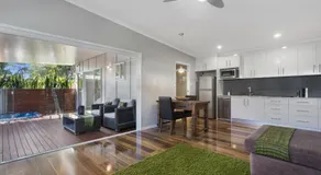 Luxurious, private cottage for couples with heated spa - Image 3