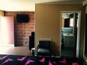 Paradise Inn - Image 2