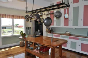 Beth's Cottage Roaring 40s - Image 2