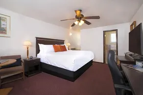 Twin Owls Motor Lodge - Image 5