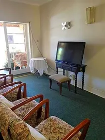 New Ivanhoe Hotel - Image 5