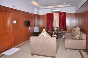 Hotel Lalith Mahal - Image 1