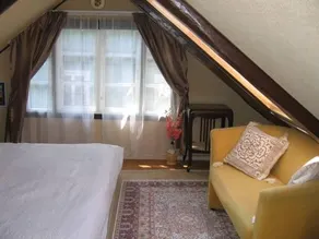 Castle View Guesthouse - Image 3