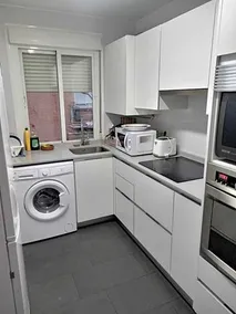 Gallagher's Apartments - Image 2