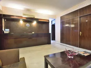 Woodbridge By Crossroads Hotels - Image 2
