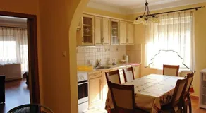 Attila Villa - Image 5