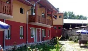 Rekata Hotel - Image 2