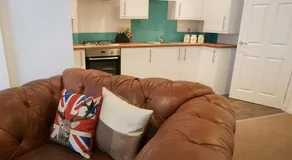 Bow Serviced Apartments - Image 5