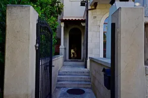Royal Luxury Apartments - Image 3