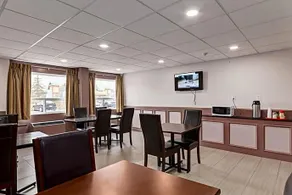 Airport Travellers Inn - Image 3