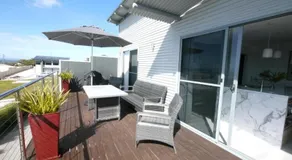 Stylish Holiday Unit - Image 4