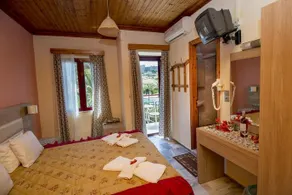 Acropol Guesthouses - Image 5