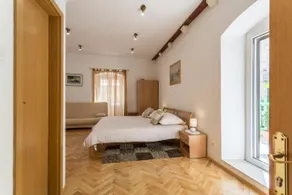 Carrara Accommodation - Image 5