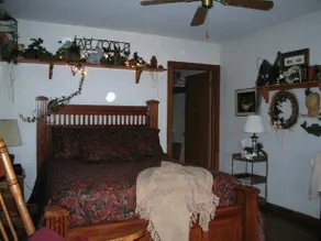 Savannah's Country Cabins Hideaway Bed and Breakfast - Image 5