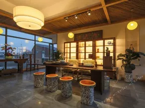 QISHE HOSTEL - Image 3