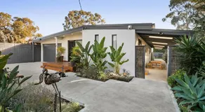 Easy Living Bayside Accommodation - Image 5