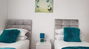 Vetrelax Ipswich Newly Refurbished House - Image 3