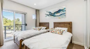 Spacious & Modern Townhouse in Asquith - Image 5