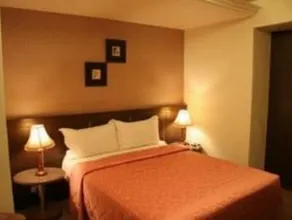 Esquire Hotel - Image 5