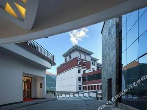 Snow Sands Grand Hotel - Image 3