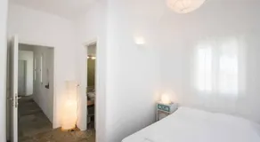 Cycladic beauty and tranquillity in Kostos Paros - Image 2