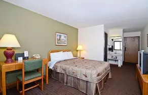 AmeriVu Inn & Suites Hayward - Image 3