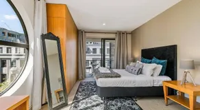 Enormous CBD 1BR Unit with Parking by Zodiak Stays - Image 2