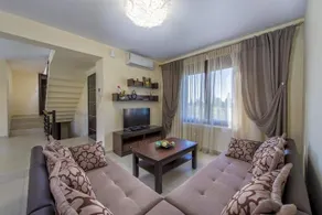 Fig House - Image 4