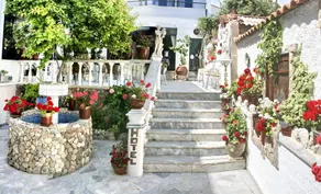Vigla Hotel - Image 5