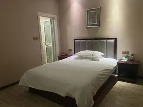 Peninsula Holiday Hotel - Image 2