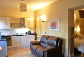 Rosslea Studio Apartments - Image 2