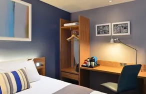 Travelodge London Central Euston - Image 2