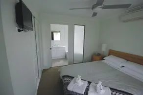 Broke Village Hideaway - Image 2