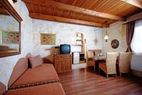 Green Park Villa - Image 3