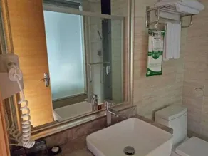 Jinhaiyue Hotel - Image 3