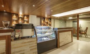 Akama Hotel - Image 2