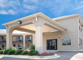 Flippers Holiday Village - Image 1
